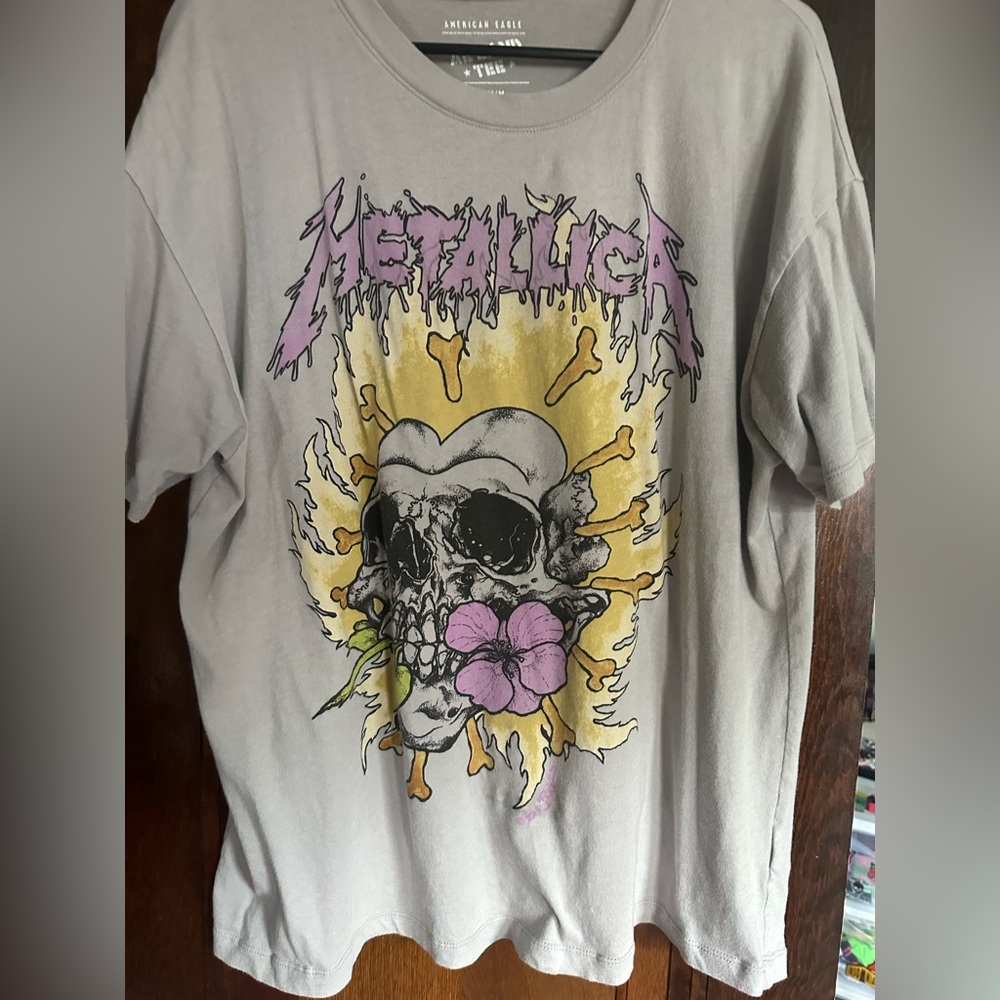 American Eagle Outfitters Metallica Graphic Tee - Light Gray with Yellow & Pink